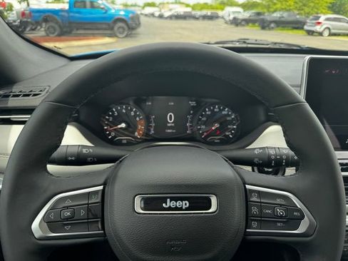Used 2023 Jeep Compass Limited AWD/4WD image 22