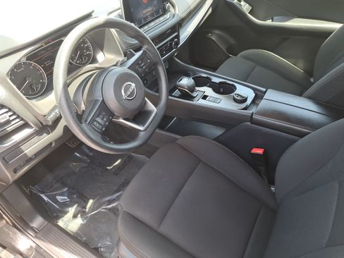 Used 2024 Nissan Rogue S AWD/4WD image 15