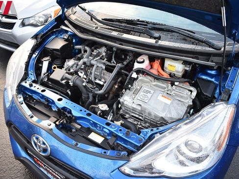 Used 2017 Toyota Prius C One image 31