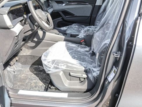 New 2026 Volkswagen Tiguan S image 21