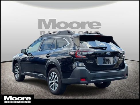 Used 2023 Subaru Outback Premium AWD/4WD image 6