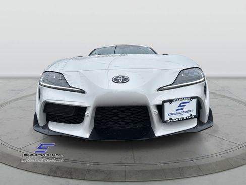 Used 2025 Toyota Supra Premium image 2