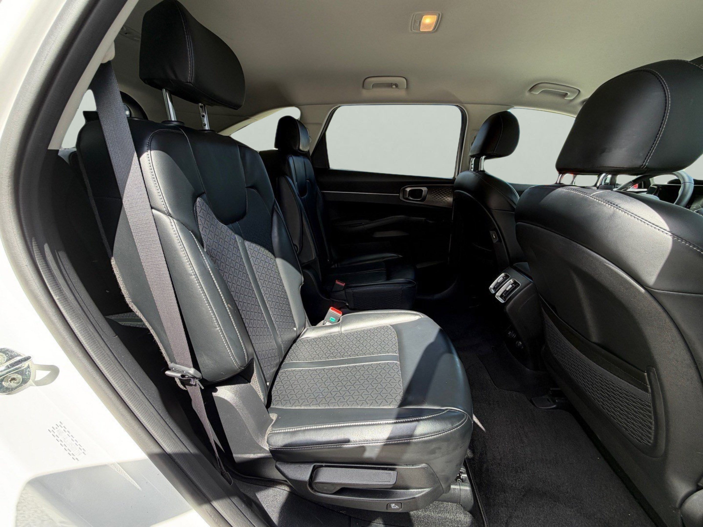Used 2022 Kia Sorento S FWD image 14