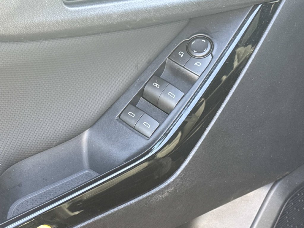 Used 2026 Chevrolet Equinox LT w/ Safety and Technology Package FWD image 14