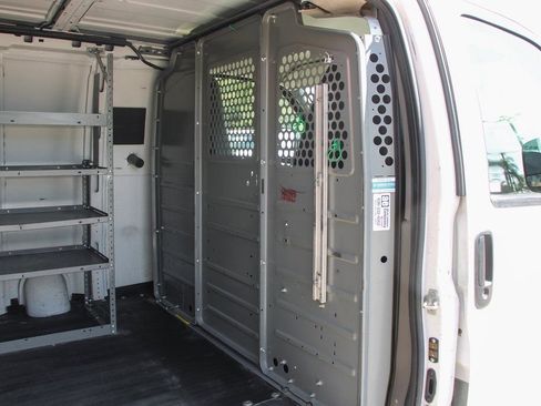 Used 2014 Chevrolet Express 2500 image 12