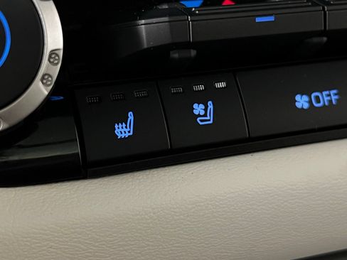 Used 2024 Toyota Tundra Capstone AWD/4WD image 21