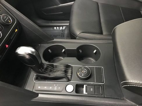 Used 2021 Volkswagen Atlas Cross Sport SE image 20