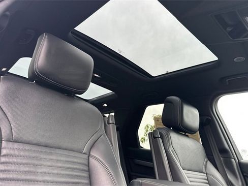 Certified 2024 Land Rover Discovery Dynamic SE image 16