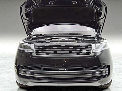 Used 2023 Land Rover Range Rover SE image 21