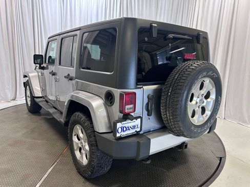 Used 2013 Jeep Wrangler Unlimited Sahara w/ Connectivity Group AWD/4WD image 23