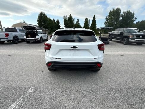 Used 2025 Chevrolet Trax RS FWD image 6