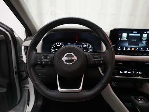 Certified 2023 Nissan Rogue SL w/ SL Premium Package AWD/4WD image 4