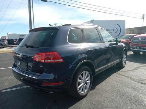 Used 2014 Volkswagen Touareg VR6 image 7