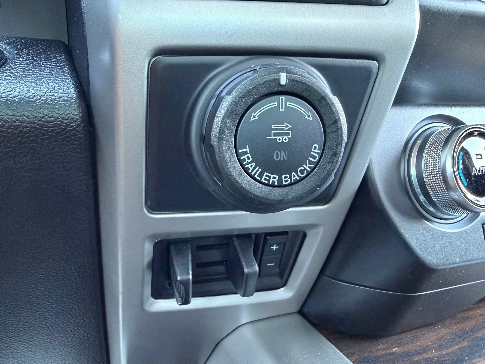 Used 2020 Ford F150 Lariat w/ Equipment Group 502A Luxury AWD/4WD image 23