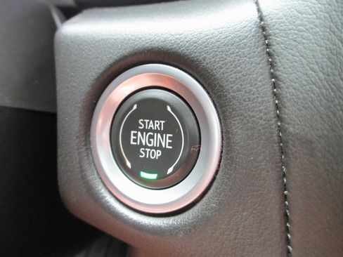 Certified 2023 GMC Yukon SLT w/ SLT Luxury Package image 31