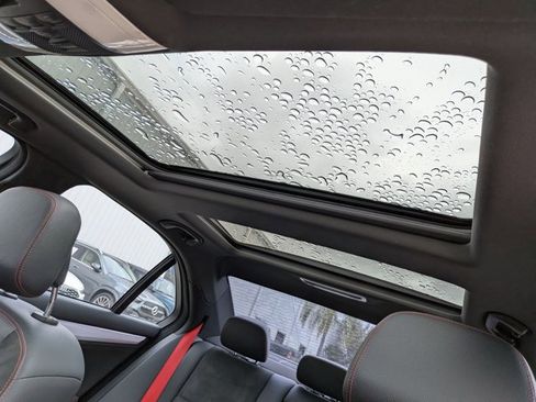 Used 2013 Mercedes-Benz C 250 Sedan image 15