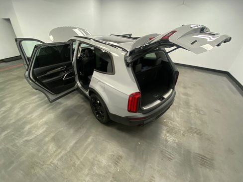 Used 2022 Kia Telluride SX w/ SX Prestige Package image 45