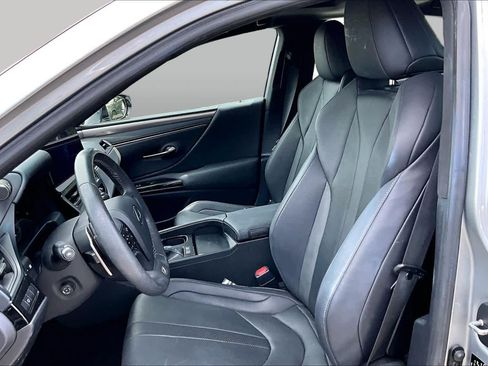Used 2023 Lexus ES 300h F Sport FWD image 8