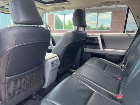 Used 2010 Toyota 4Runner SR5 AWD/4WD image 18