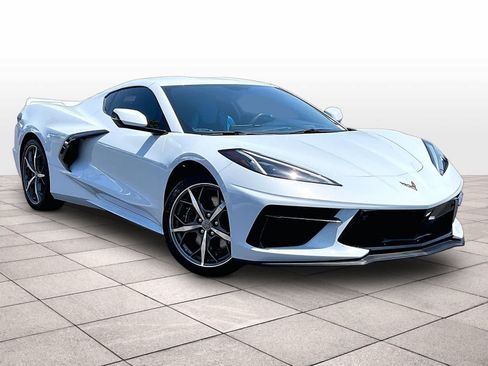 Used 2021 Chevrolet Corvette Stingray Premium Cpe w/ Z51 Performance Package RWD image 2