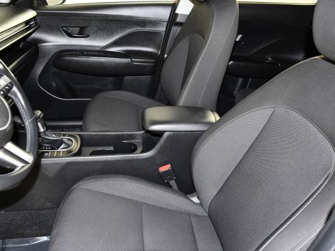 Used 2024 Hyundai Kona SEL AWD/4WD image 38