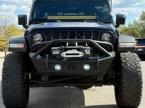 Used 2020 Jeep Gladiator Sport image 9