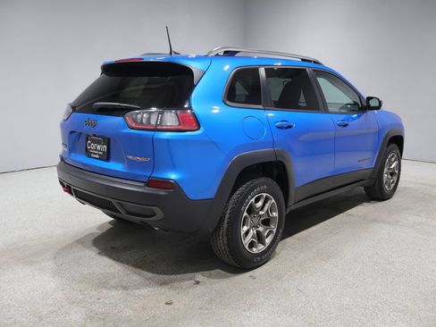 Used 2020 Jeep Cherokee Trailhawk w/ Comfort & Convenience Group AWD/4WD image 2