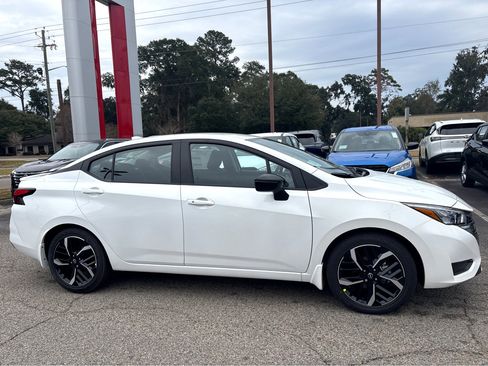 New 2025 Nissan Versa SR w/ Trunk Package image 25