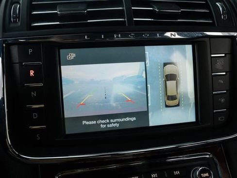 Used 2017 Lincoln Continental Select w/ Technology Package image 47