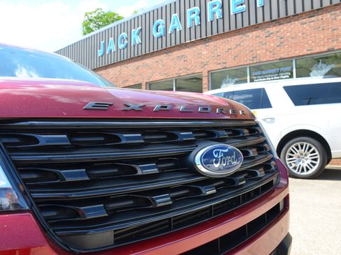 Used 2017 Ford Explorer Sport AWD/4WD image 9