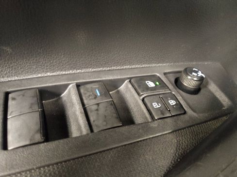 Used 2021 Toyota Corolla LE w/ Carpet Mat Package (TMS) image 27