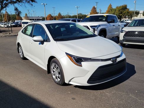 New 2026 Toyota Corolla LE image 2