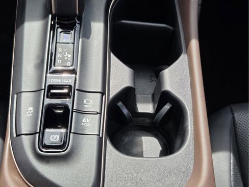 Certified 2023 Toyota Crown AWD/4WD image 22