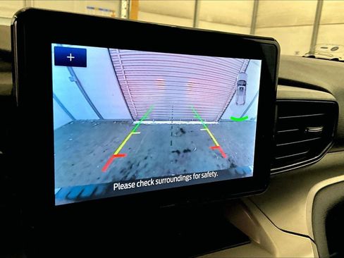 Used 2022 Ford Explorer XLT image 21