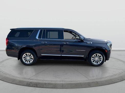 Used 2023 GMC Yukon XL SLT w/ SLT Premium Package AWD/4WD image 9