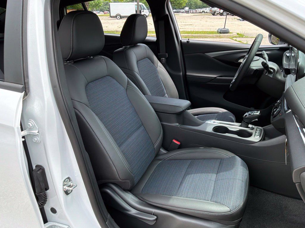 New 2026 Buick Envista Sport Touring w/ Convenience I Package FWD image 32