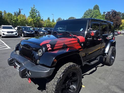 Used 2017 Jeep Wrangler Unlimited Sahara AWD/4WD image 12