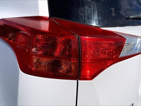 Used 2013 Toyota RAV4 LE AWD/4WD image 27