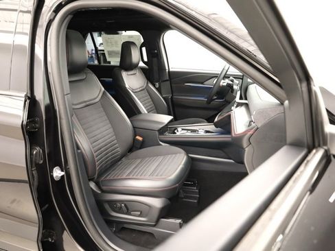 Used 2025 Ford Explorer ST-Line w/ Premium Package image 32