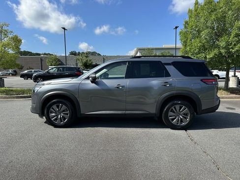 Certified 2025 Nissan Pathfinder SV FWD image 6