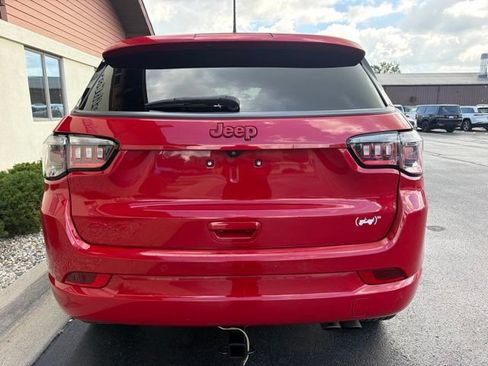 Used 2022 Jeep Compass Limited AWD/4WD image 10