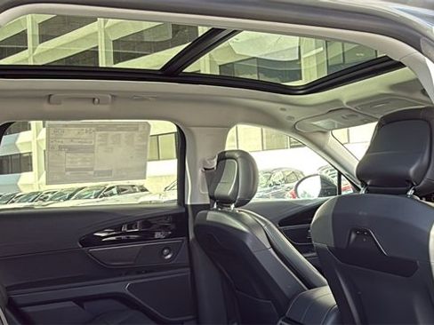 New 2026 Lincoln Nautilus Reserve w/ Jet Appearance Package image 6