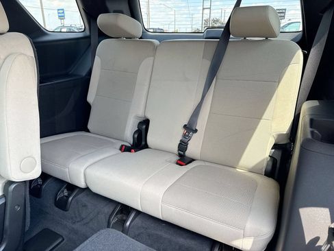 Used 2022 Chevrolet Traverse LT AWD/4WD image 24