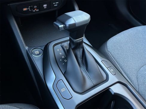 New 2025 Kia K4 LXS image 24