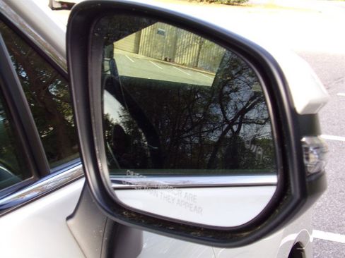 Used 2022 Toyota Venza Limited w/ Advanced Technology Package image 14