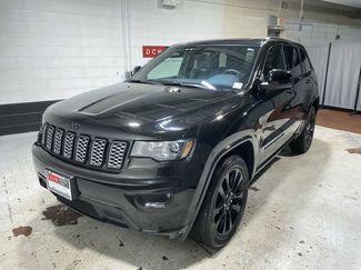 Used 2019 Jeep Grand Cherokee Altitude video 1
