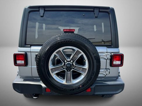 Used 2020 Jeep Wrangler Unlimited Sahara AWD/4WD image 8