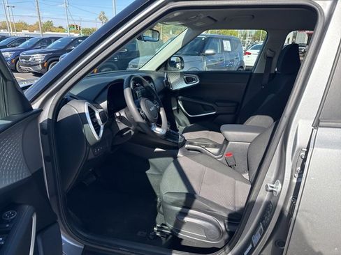 Used 2023 Kia Soul LX w/ LX Technology Package image 14