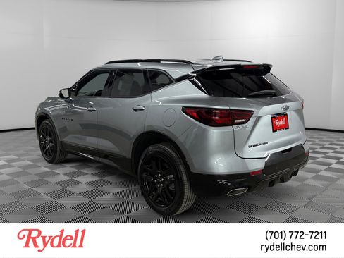 Used 2025 Chevrolet Blazer RS w/ Driver Confidence II Package AWD/4WD image 3