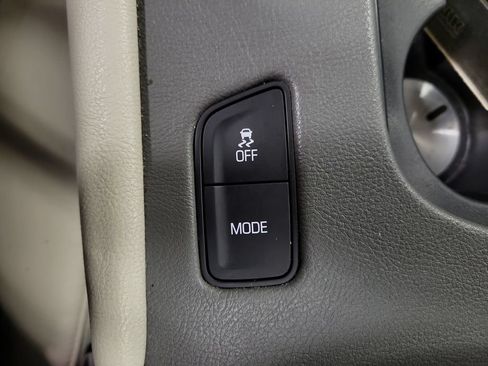 Used 2018 Cadillac XT5 Premium Luxury FWD image 17